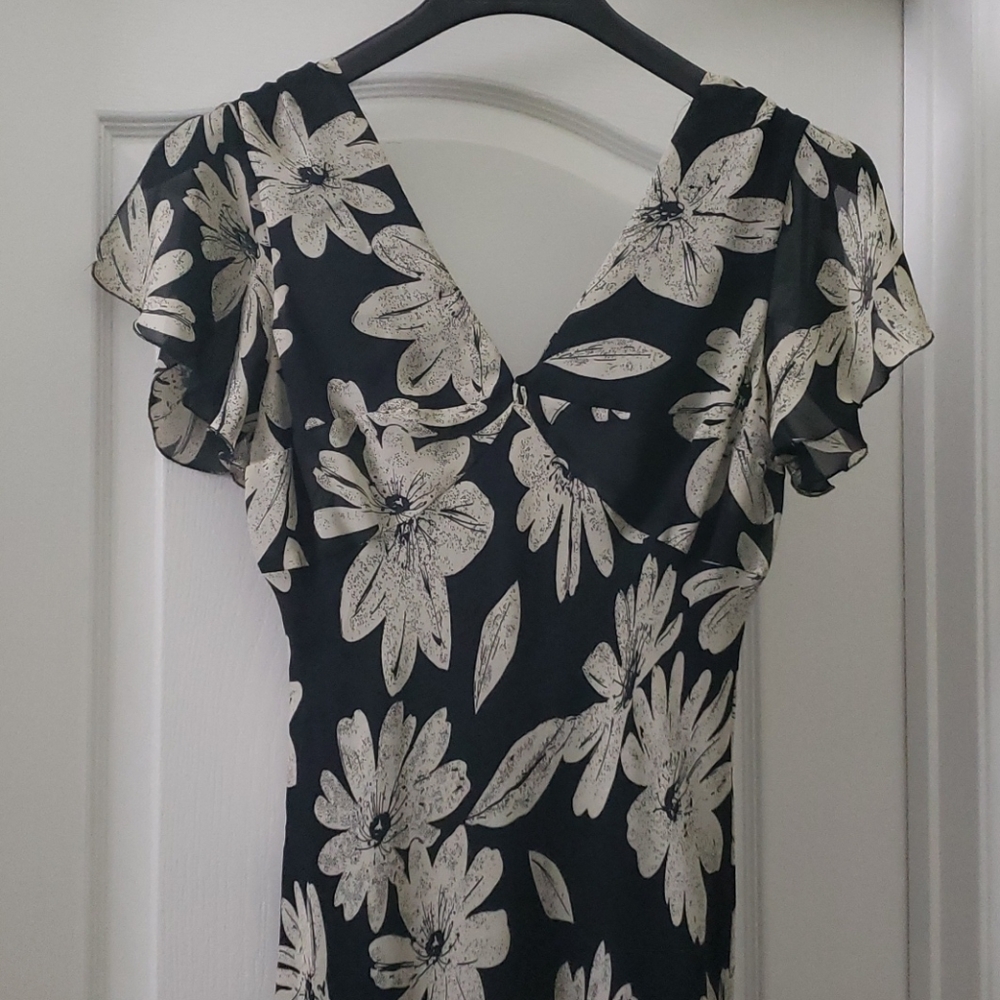 Dress - Picture 5 of 7